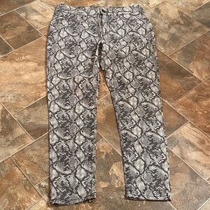 Seven 7 Tummy Less High-Rise Skinny Women Snakeskin design Relax Fit Jeans Sz 12